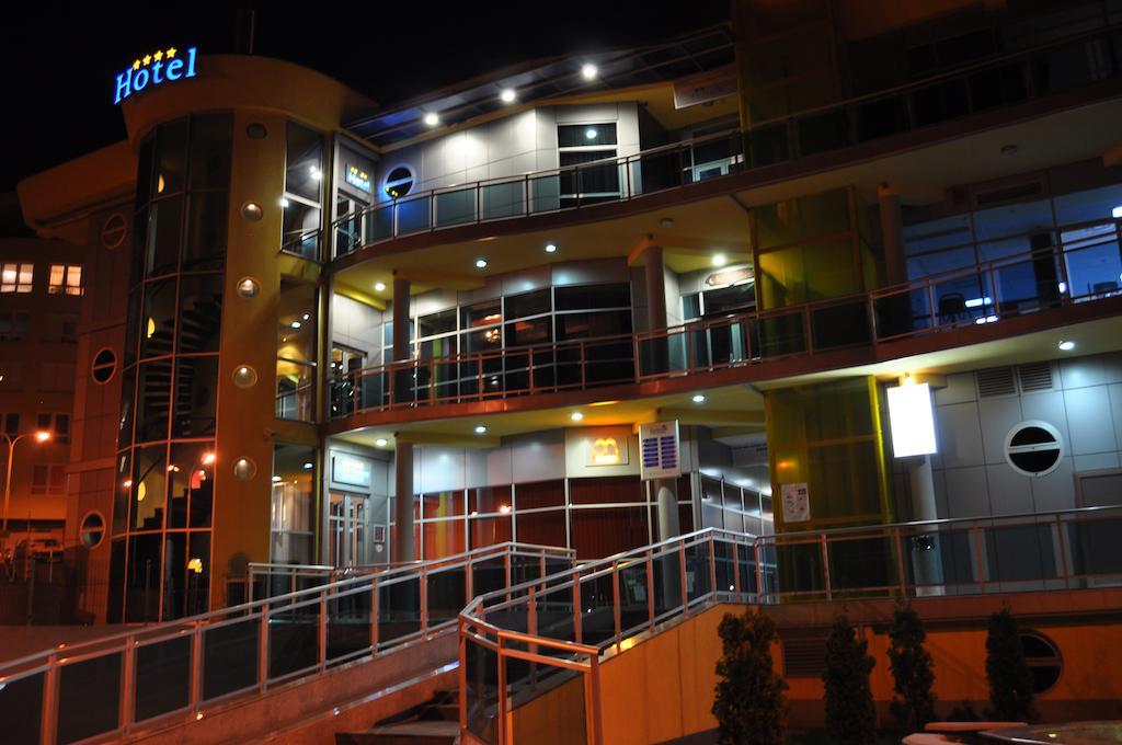 Hotel Fortuna Μπάνια Λούκα Εξωτερικό φωτογραφία