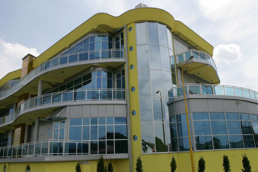 Hotel Fortuna Μπάνια Λούκα Εξωτερικό φωτογραφία
